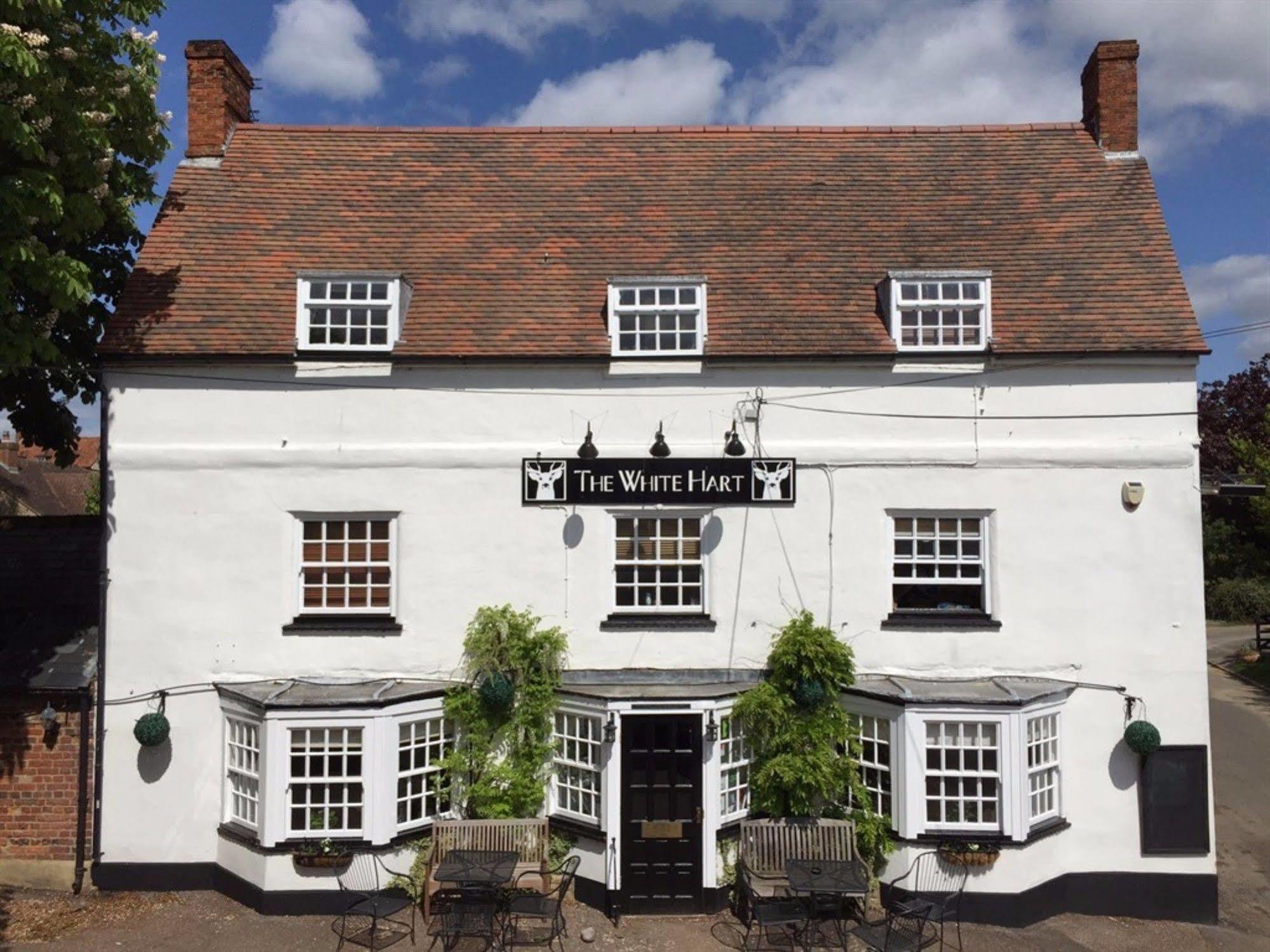 Hotel The White Hart Sherington Exterior foto
